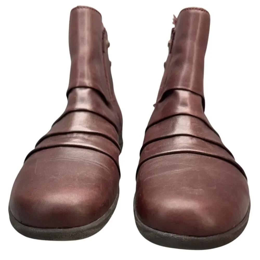 Clarks Collection Christine Burgundy Leather Side Zip Ankle Boot Women 9.5